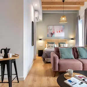 lola-14-suite-apartment.es-andalucia.com/